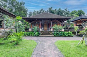 Fachada de la propiedad