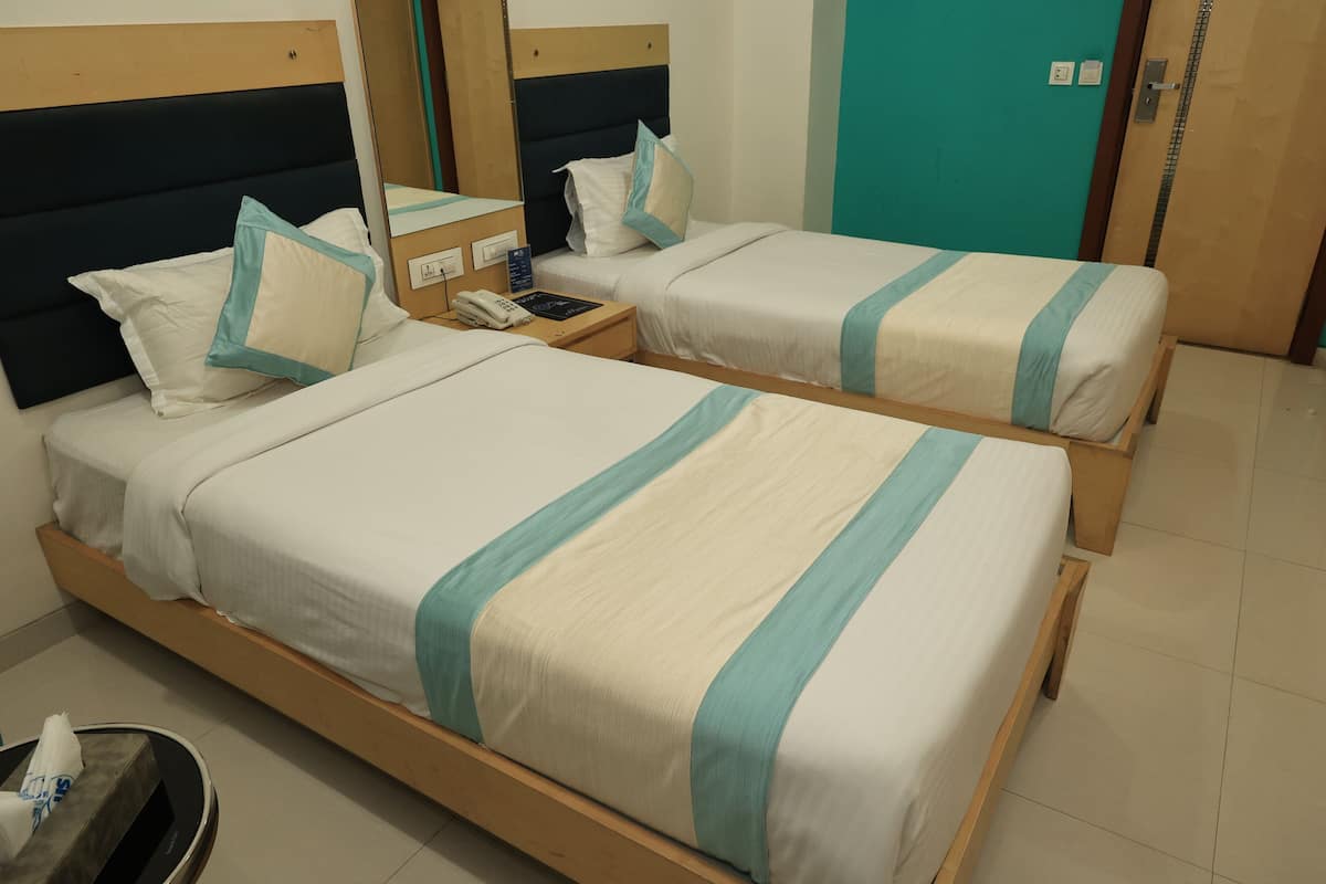 Chambre Standard avec lits jumeaux, 1 très grand lit, vue ville | 1 chambre, draps en coton égyptien, literie de qualité supérieure