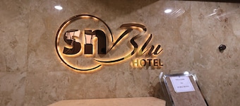SN 布鲁酒店