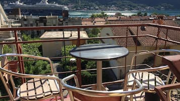 Basic Studio, Sea View | Balcony