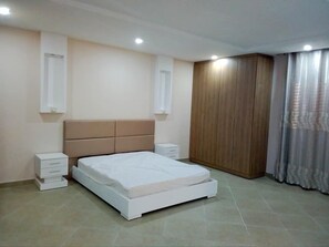 Royal Villa, 3 Bedrooms, Pool View | 3 bedrooms, desk, blackout drapes, soundproofing