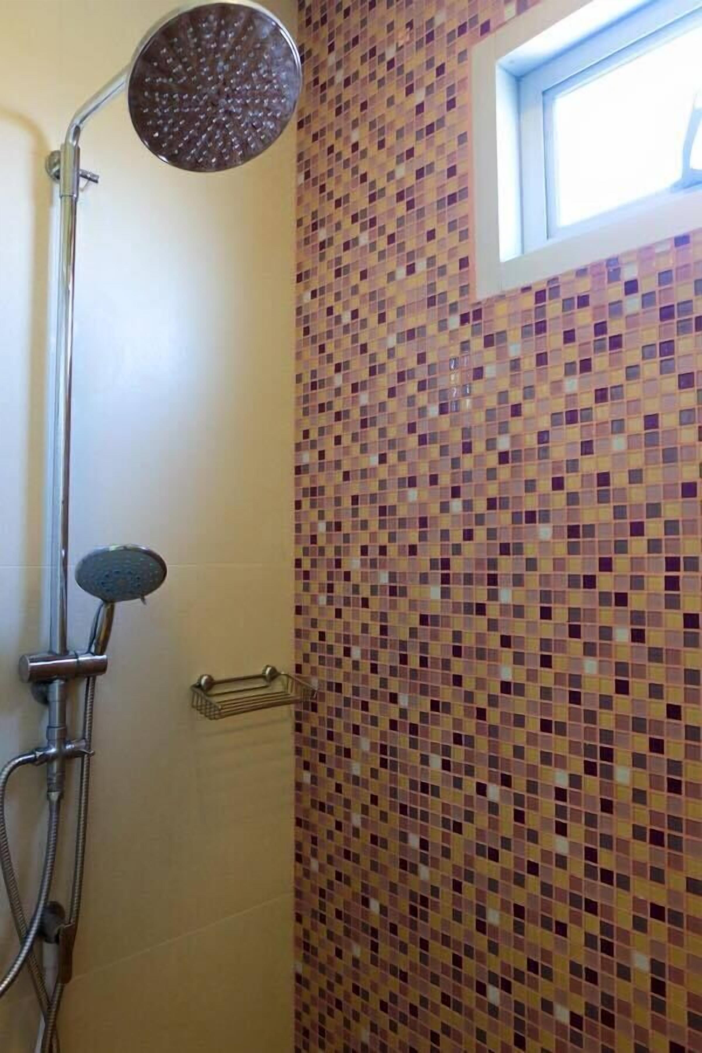 Shower kamar mandi