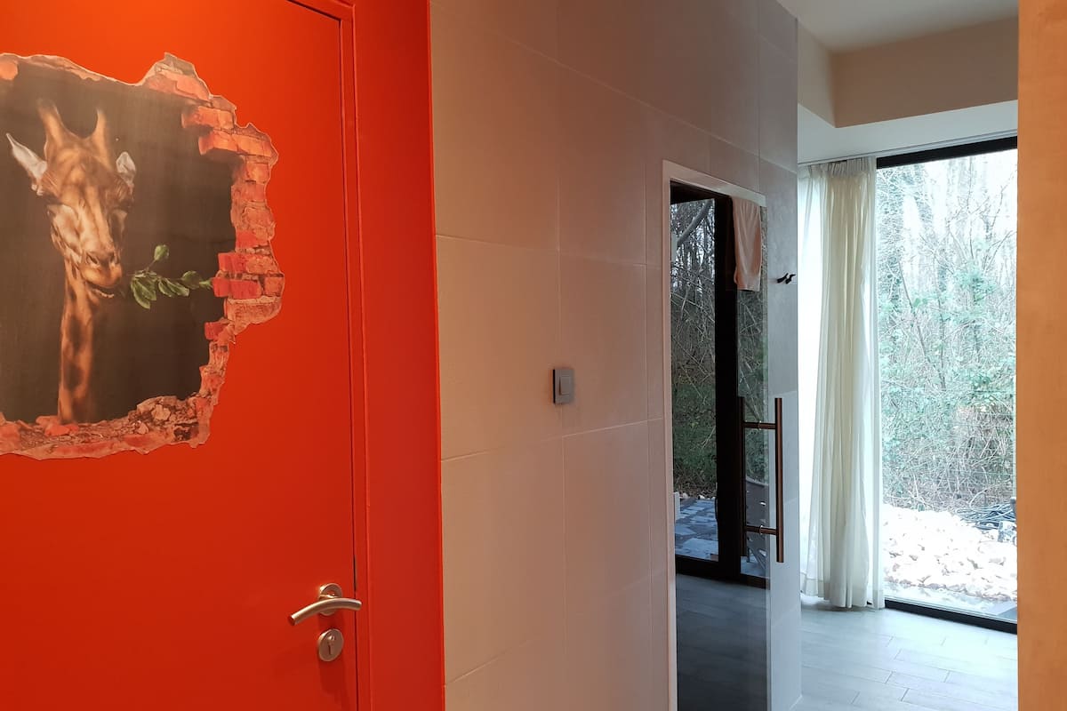 Deluxe tweepersoonskamer (Karibu) | Bedden met traagschuimmatras, een minibar met enkele gratis items