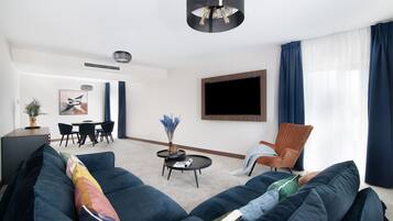 Apartment, 1 Queen Bed | Desk, blackout curtains, soundproofing, iron/ironing board