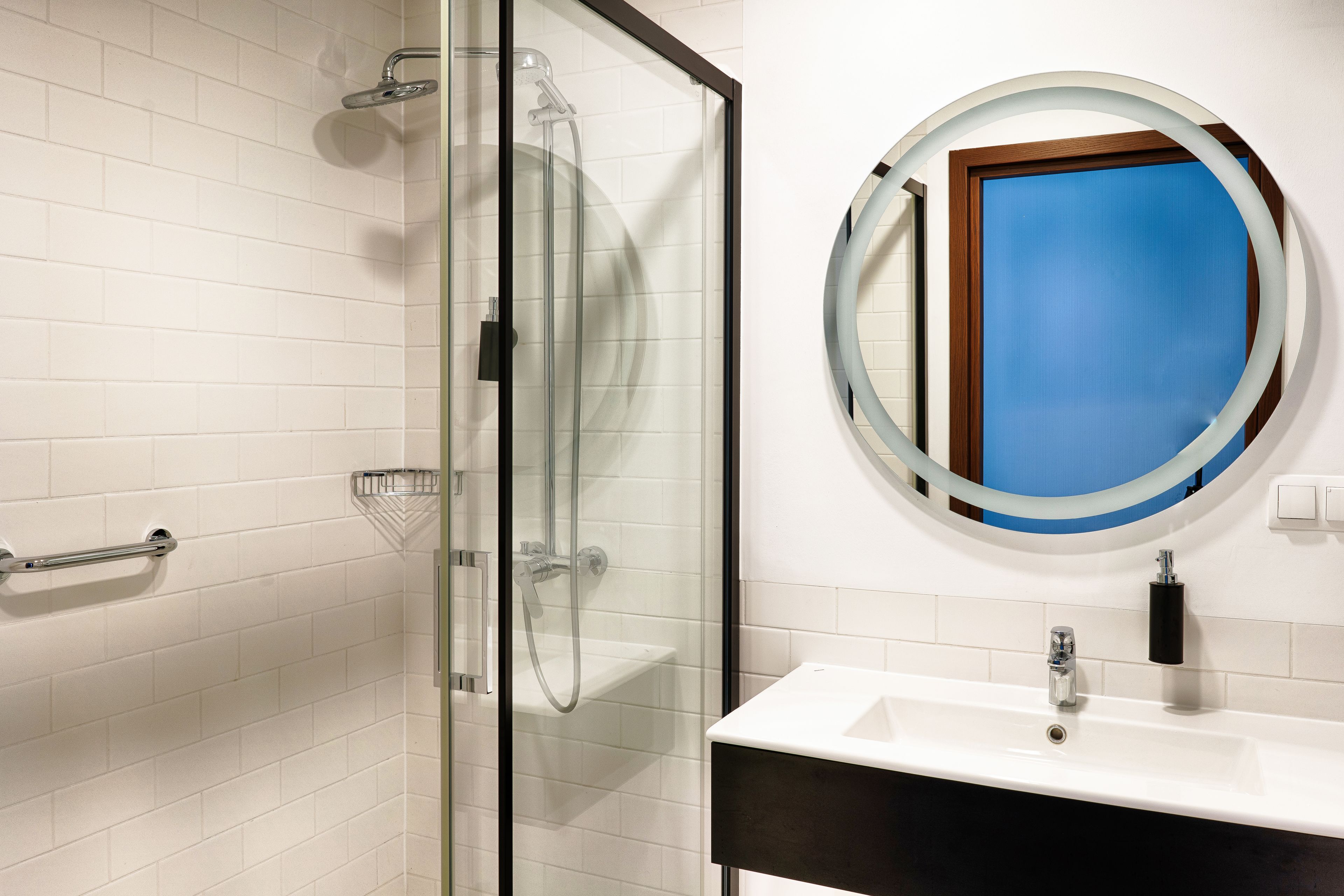 standard twin room, 2 single beds | bathroom | towels