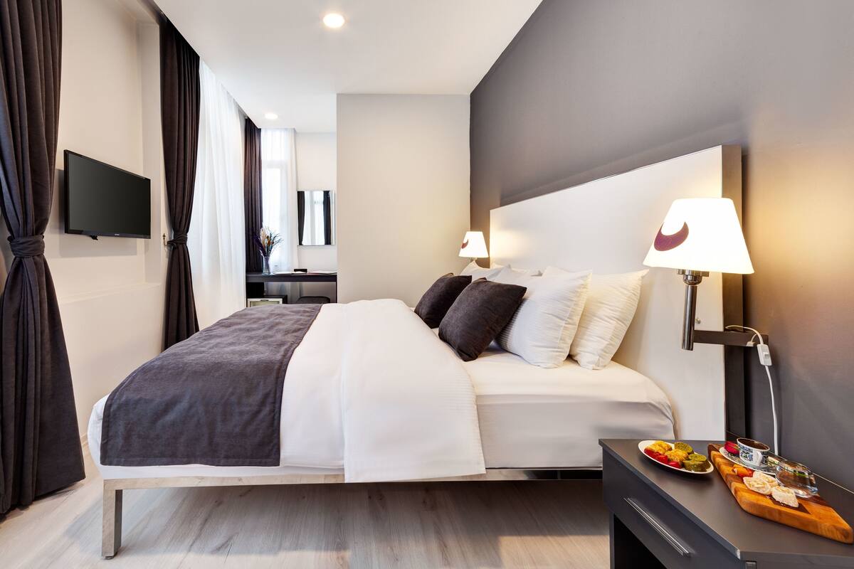 Exclusive Suite | 1 bedroom, minibar, in-room safe, soundproofing