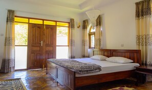 Desk, blackout curtains, cots/infant beds, free WiFi