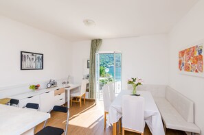 Standard Apartment, Multiple Beds | Private kitchen