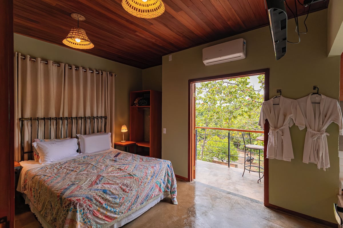 Premier Double Room, 1 Queen Bed, Balcony | Minibar, blackout drapes, iron/ironing board, free WiFi