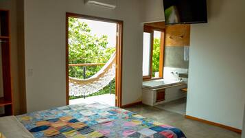 尊贵双人房, 1 张大床, 阳台 | 迷你吧、遮光窗帘、熨斗/熨板、免费 WiFi