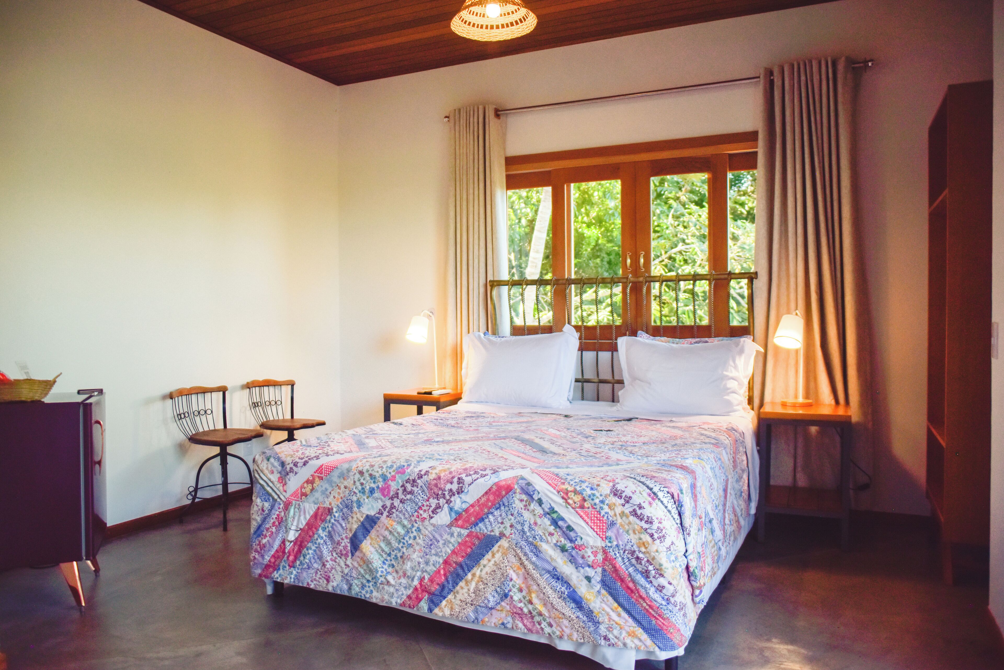 Habitación doble Premier, 1 cama Queen size, balcón | Minibar, cortinas blackout, tabla de planchar con plancha y wifi gratis 