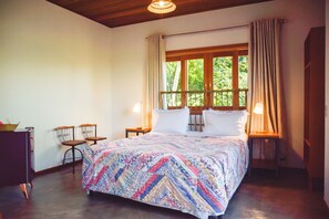 Chambre Double « Premier », 1 grand lit, balcon | Minibar, rideaux occultants, fer et planche à repasser, Wi-Fi gratuit