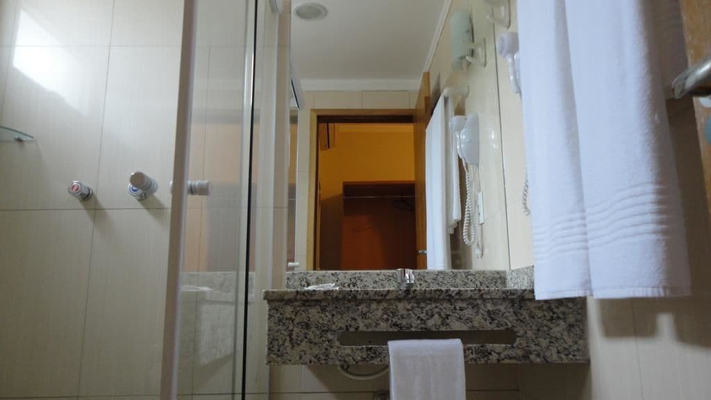 shower, rainfall showerhead, free toiletries, hair dryer