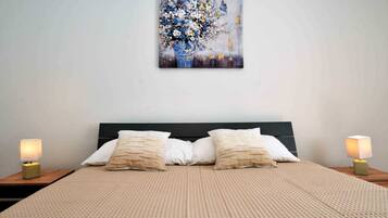 2 bedrooms, desk, free WiFi, bed sheets