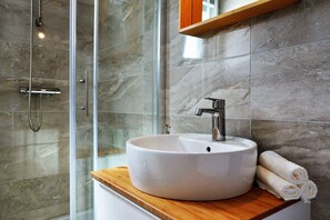 Apartment, Multiple Beds, Sea View | Bathroom | Shower, hair dryer, towels - Apartments Enida (Tisno)