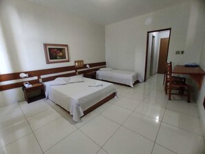 Deluxe Double or Twin Room | Minibar, blackout drapes, iron/ironing board, free WiFi - Hotel Marambaia (Guaxupé)