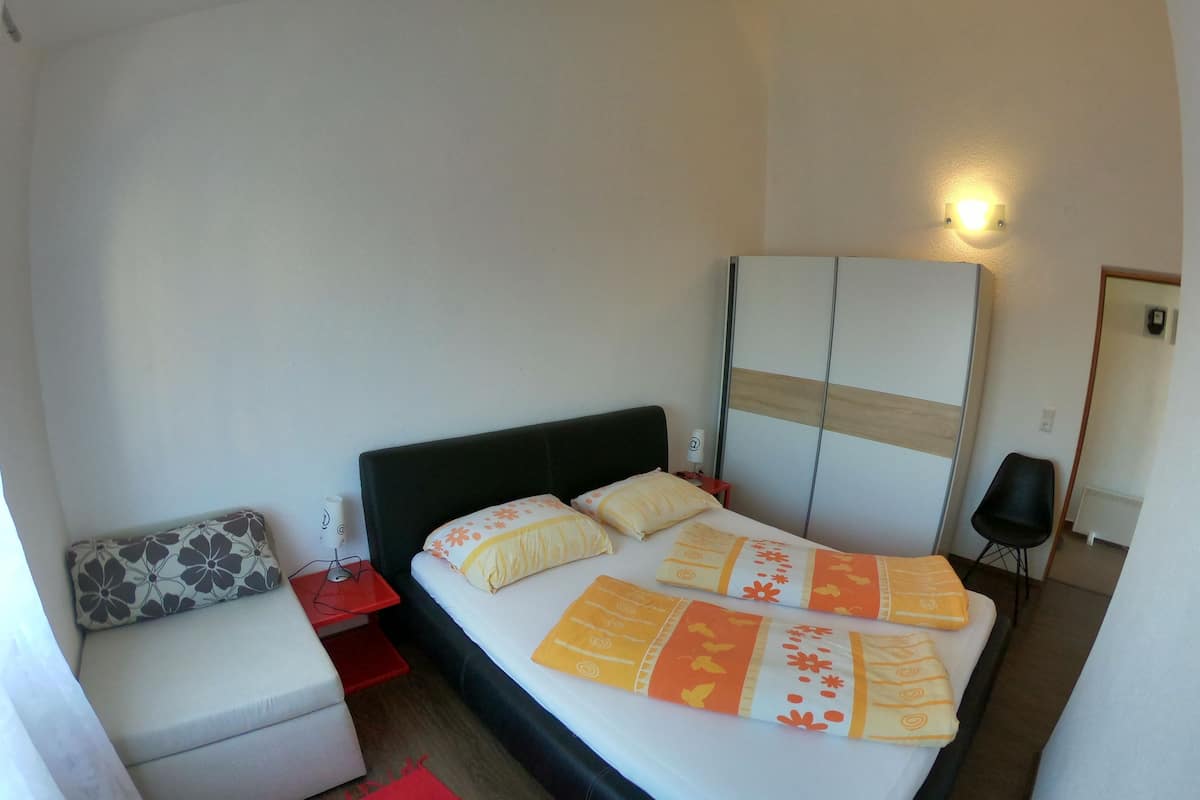 Classic Apartment, 1 Queen Bed with Sofa bed | 2 bedrooms, individually decorated, individually furnished