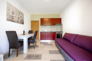 Classic Apartment, 1 Queen Bed with Sofa bed | Individually decorated, individually furnished, blackout curtains - Apartments Rotim (Zadar)