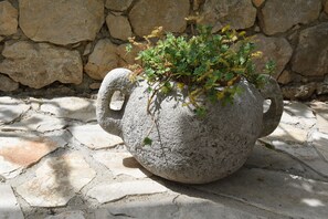 Exterior - Traditional Croatian stone house (Ploce)