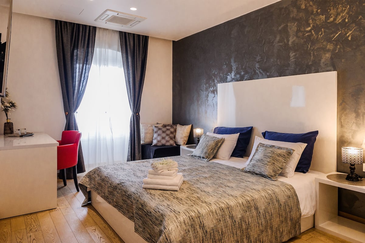 Exclusive-Doppelzimmer, Meerblick | Hochwertige Bettwaren, Betten mit Memory-Foam-Matratzen, Minibar
