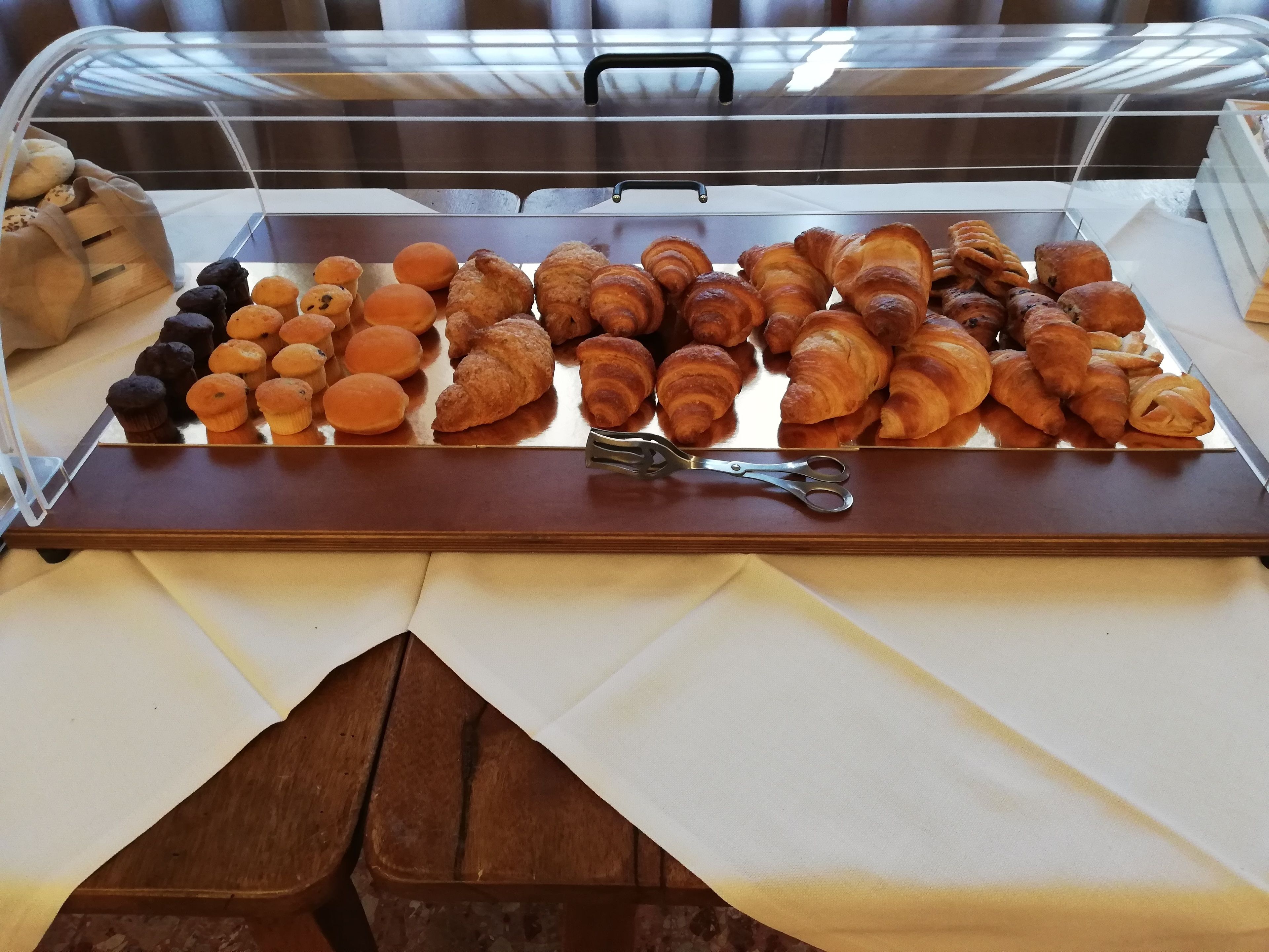 daily buffet breakfast (eur 5 per person)