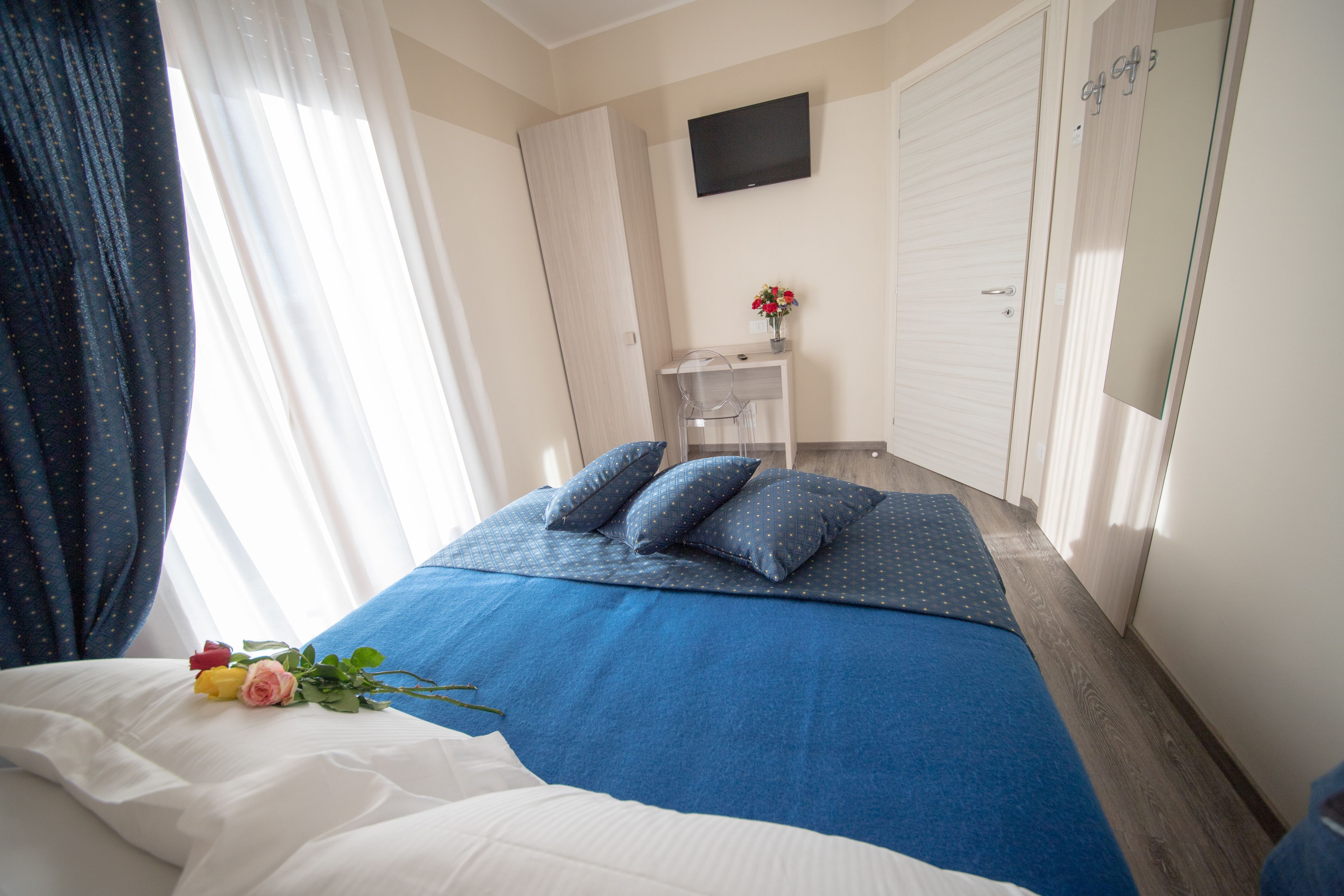 family suite | down duvets, in-room safe, desk, blackout curtains