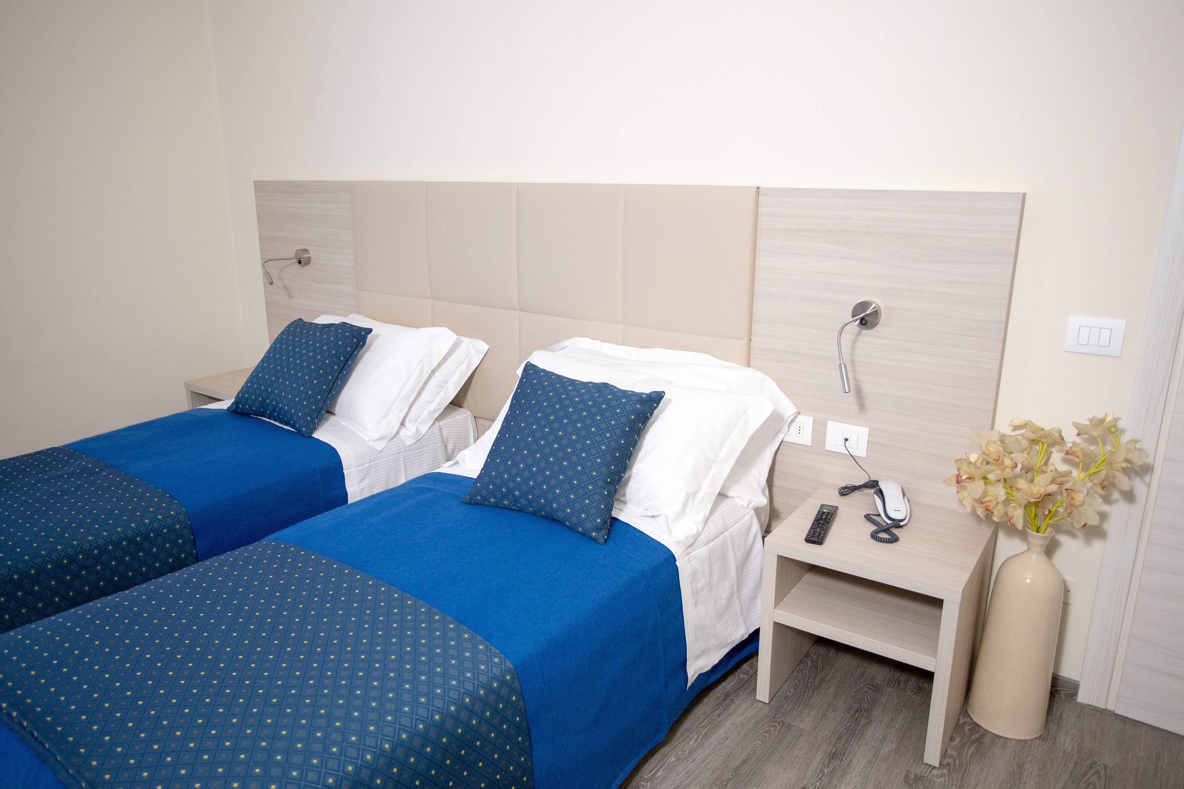 twin room | down duvets, in-room safe, desk, blackout curtains