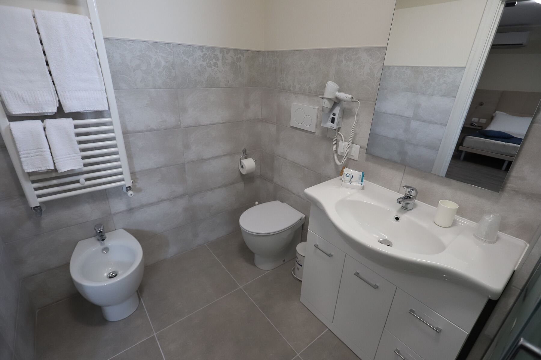 classic studio, 1 queen bed, non smoking, kitchen | bathroom | shower, free toiletries, hair dryer, slippers