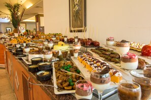 Free daily full breakfast  - Perre Delta Hotel (Alanya)