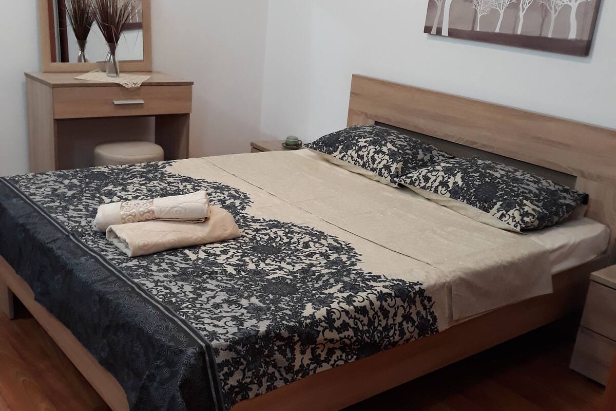 Standard-Doppelzimmer, 1 Queen-Bett | Kostenloses WLAN