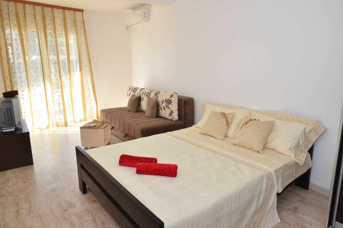 Superior-Apartment, 1 King-Bett, eingeschränkter Meerblick | Kostenloses WLAN