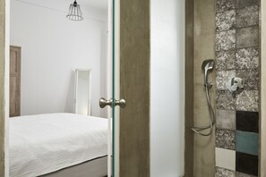 Apartment | Living area | Flat-screen TV - Luxury n Chic Athens Museum Apt (Athens)
