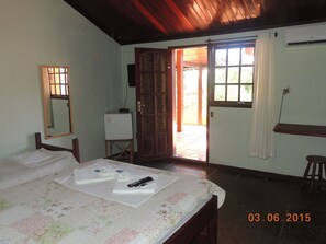 Cortinas blackout, tabla de planchar con plancha y wifi gratis 