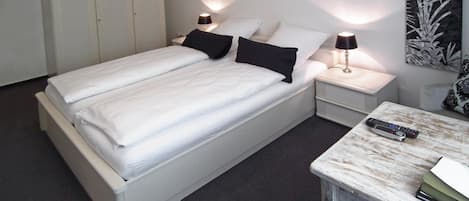 1 slaapkamer, een bureau, babybedden, gratis wifi