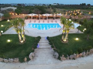 Outdoor pool, sun loungers - Agriturismo Paradiso (Parabita)