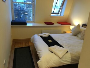 2 habitaciones, tabla de planchar con plancha y wifi gratis