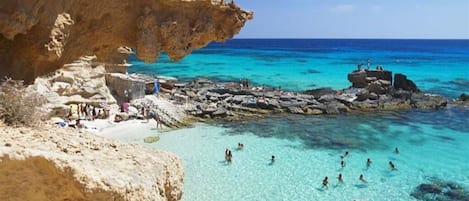 Perto da praia, areia branca