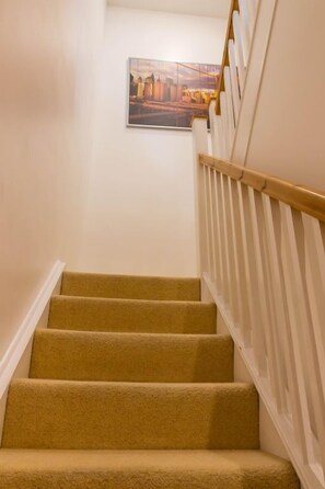 Staircase - Local Stayz - Bothwell Apartment (Glasgow)