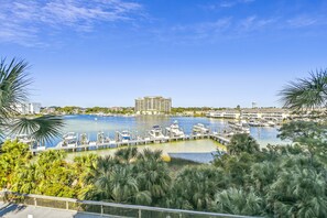 Overlooking the marina, this hotel offers stunning views of the surrounding greenery and boats.