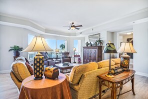Condo, 3 Bedrooms | Dining - Harbor Landing 201a 3 Bedroom Condo by RedAwning (Destin)