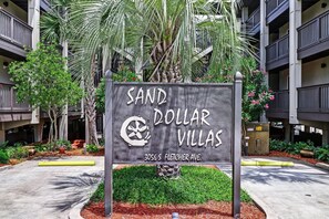 Exterior detail - Ocean View Condo Steps Away from Beach, Access to Salt Water Pool by RedAwning (Fernandina Beach)