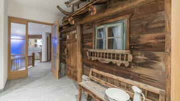 Sauna, steam room
