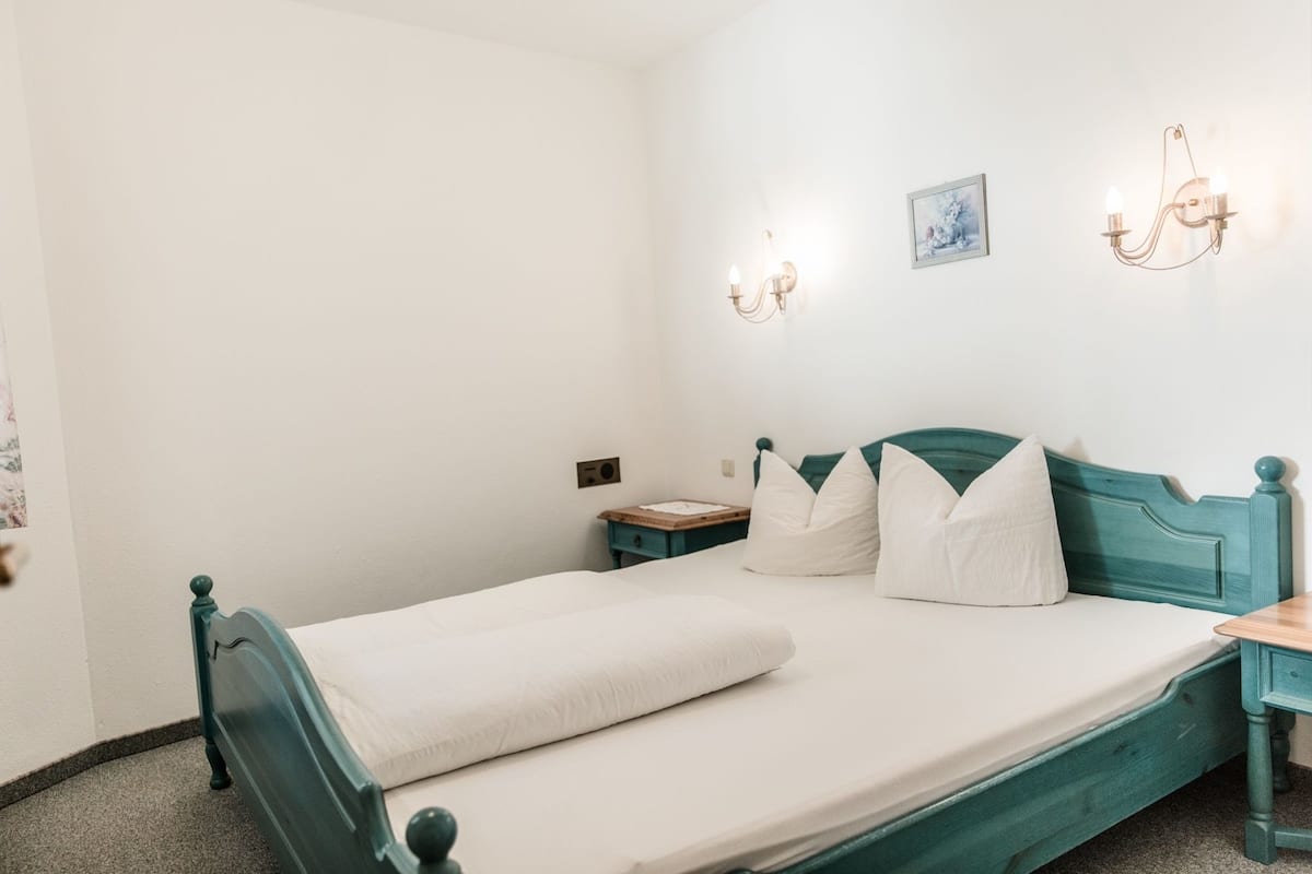 Caja de seguridad en la habitación, wifi gratis y ropa de cama 