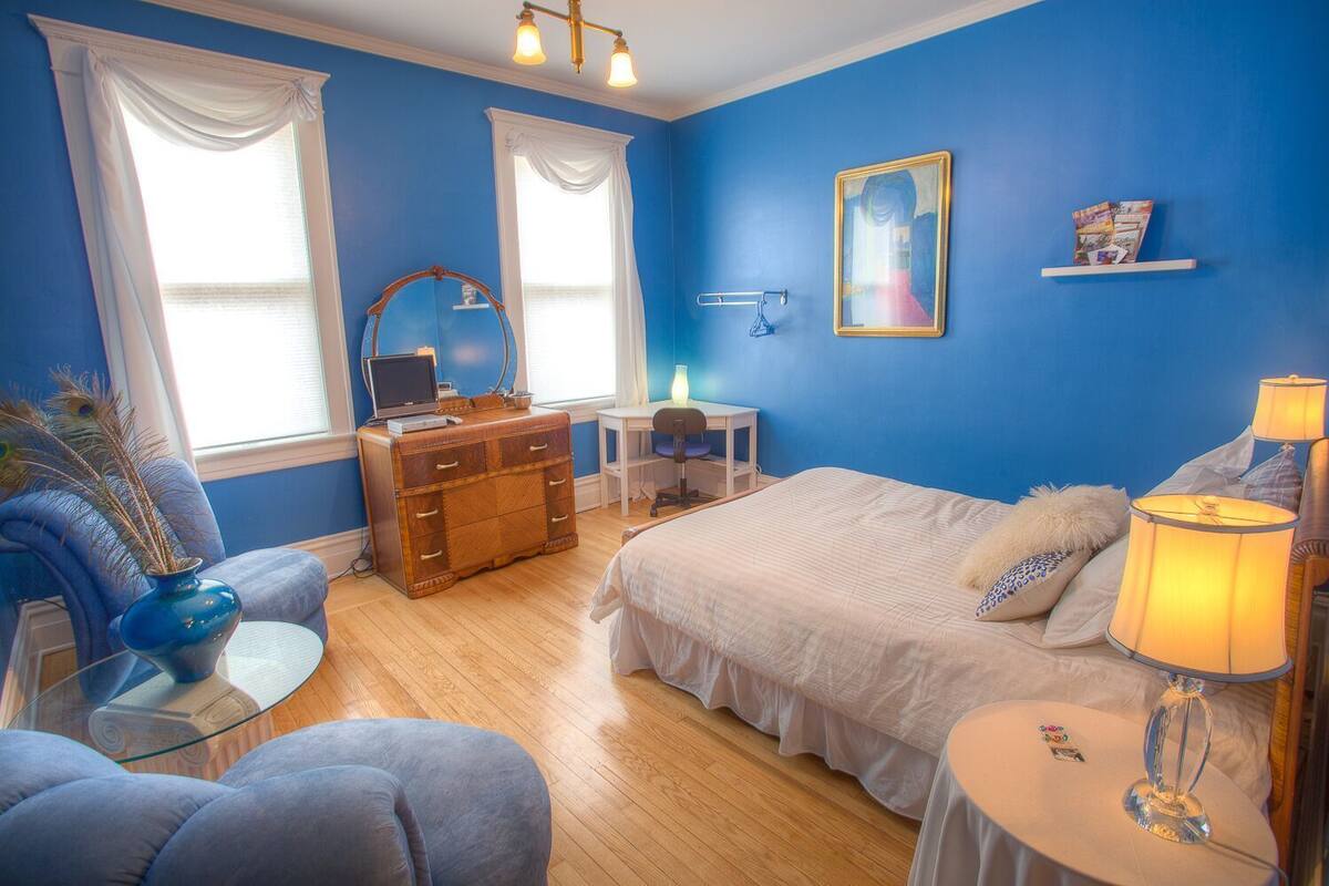 Double Room, Ensuite (Cobalt Blue Room)