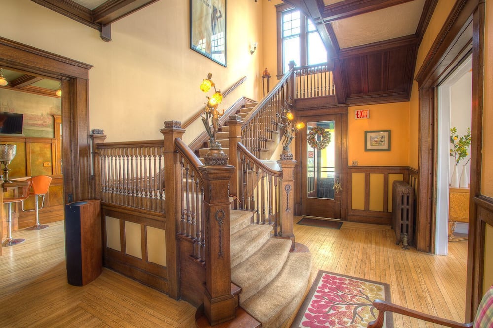Lauerman House Inn - Menominee, MI