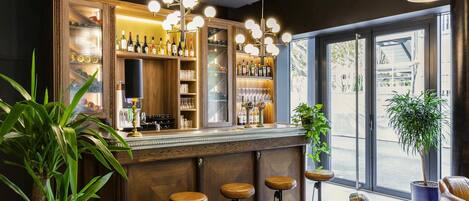 Bar (en el alojamiento)