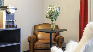 Habitación Premium, 1 cama matrimonial | Escritorio, espacio para trabajar con laptop y cortinas blackout