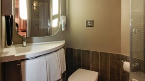تجهيزات دش، دُش غزير، مستلزمات للعناية الشخصية صديقة للبيئة، مجففات شعر