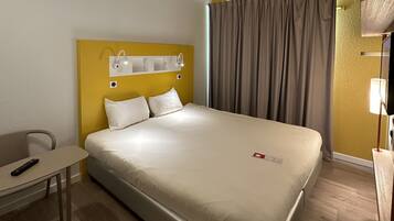 Premium bedding, blackout curtains, soundproofing, free cots/infant beds