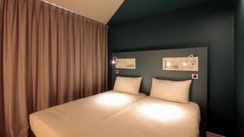 Standard Room, 2 Twin Beds | 1 bedroom, premium bedding, blackout drapes, soundproofing